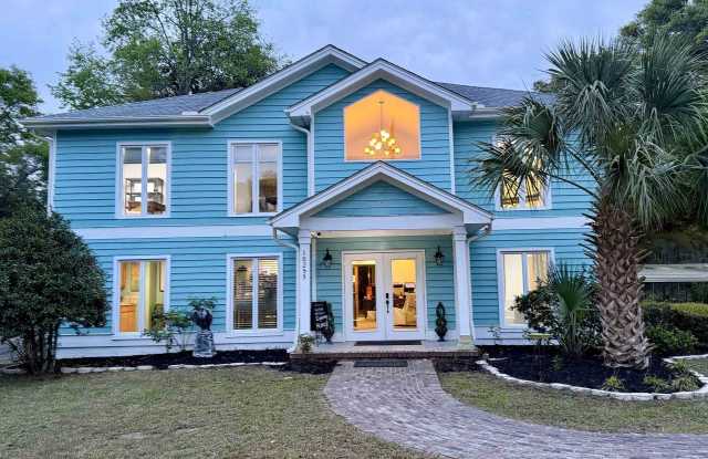 10255 Beach Dr. SW