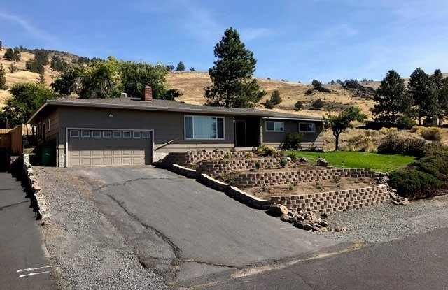 Great home in Moyina Heights