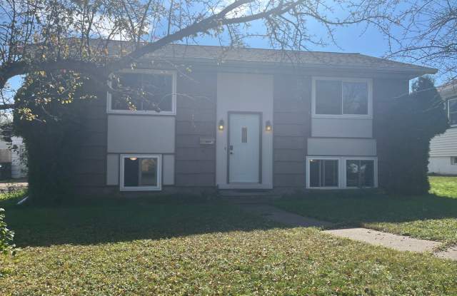 AVAILABLE NOW- 4 Bedroom, 2 Bath Home!