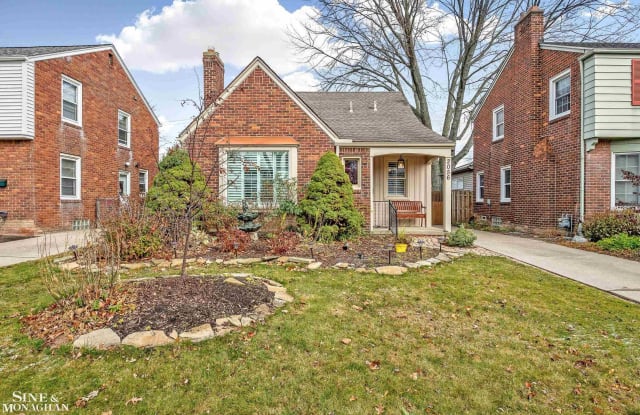 2056 Norwood - 2056 Norwood Drive, Grosse Pointe Woods, MI 48236