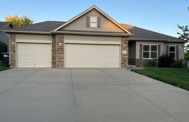 Move-in special offer!!! Spacious home in super nice neighborhood in Northwest Omaha in Elkhorn School District for under $3,000