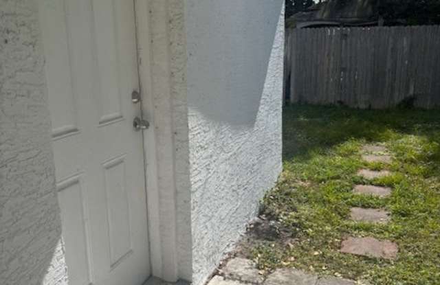 Photo of 1420 N 69th Way