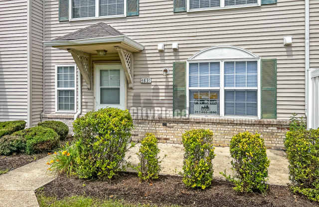 4835 Shallow Water Pl