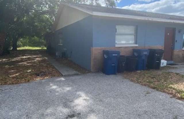 3 Bedroom 2 Bath Villa West Bradenton. - 4515 68th Street West, Manatee County, FL 34210