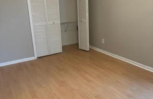 95 E BROCKTON Avenue