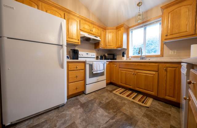 1936 Eddy St., Unit C