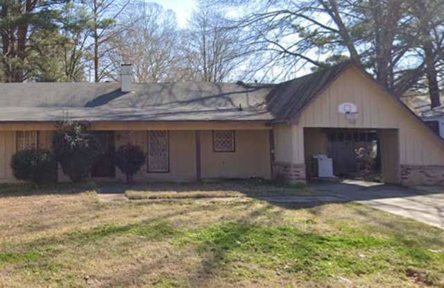 3 bedroom 2 bath home available for rent - 1636 Oak Brook Drive, Jackson, MS 39212