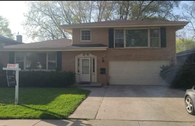 442 Edwards Avenue - 442 East Edwards Avenue, Carpentersville, IL 60110