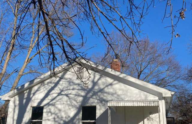 Newly remodeled 2 Bedroom 1 Bath Home - 3419 East 36th Court, Des Moines, IA 50317