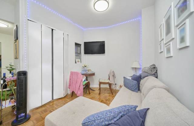 335 West 43rd Street