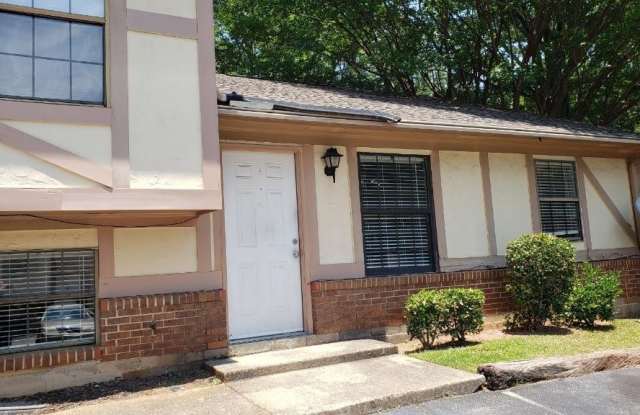 1228 NATCHEZ Trace SW