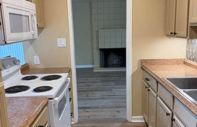 BEAUTIFULLY REMODELED 2 BEDROOM IN CARMICHAEL