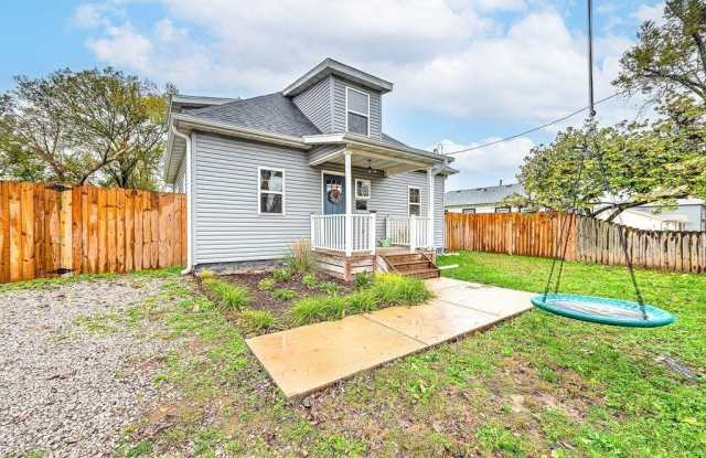 Photo of 983  N Main  ST