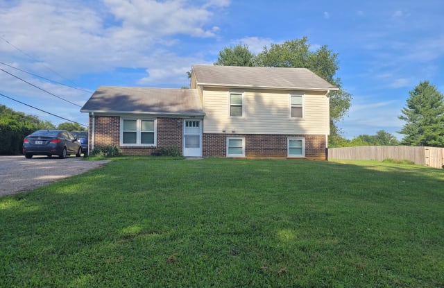 1532 Thomas Ln - 1532 Thomas Lane, Prices Fork, VA 24060