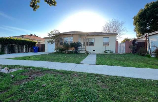 MOVE IN READY 2+1 home w/garage + great backyard! (8157 Lennox) - 8157 Lennox Avenue, Los Angeles, CA 91402