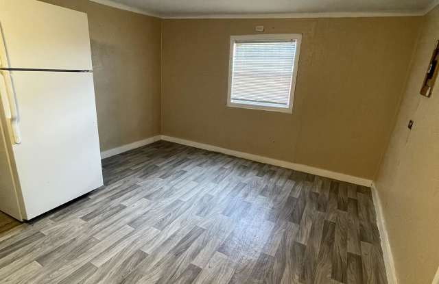 314 North Nueces - D