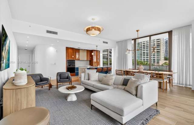 2678 Tigertail Avenue