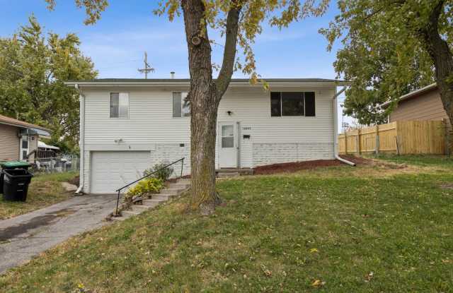 Comfortable 3 Bedroom Near 144th  Q!!