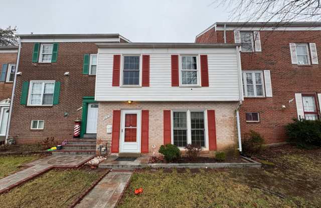 Photo of Spacious 3 Bed 2.5 Bath Townhome In Beautiful Sudley