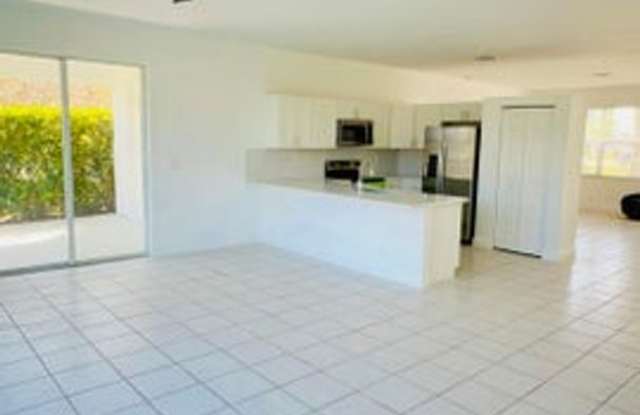 1196 Hatteras Circle, Greenacres, FL 33413