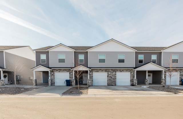 Darling 3 Bed 2.5 Bath Townhome located in Sugar City