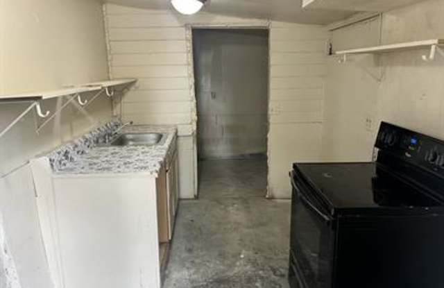 908 E Bougainvillea Avenue