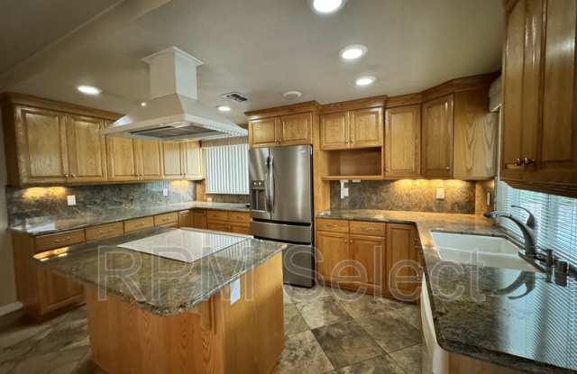 1813 Klamath River Dr
