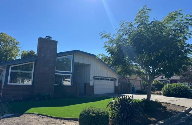 Beautifully Updated 3-Bedroom Home – First Time on the Rental Market!