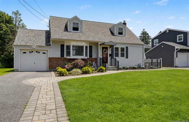 18 Heath Lane