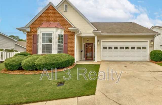 1033 Pinehurst Dr