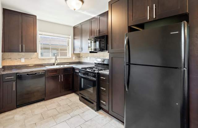 Photo of Crossroads Gardens Apartments