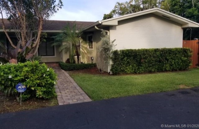 10883 SW 78th Ave - 10883 SW 78th Ave, Pinecrest, FL 33156