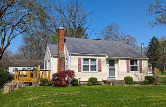 Photo of AVAILABLE NOW! - 2 Bedroom / 1 Bath Home in Great Beavercreek Neighborhood!