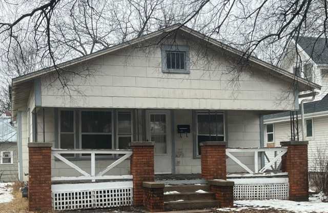 $695 - 2 bed 1 bath - Single Family Home