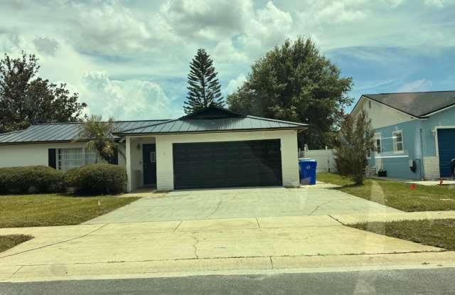 1422 Myrna Lane