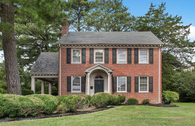 BEAUTIFUL COLONIAL HOME ON LIBBIE AVENUE BY ST. MARY’S