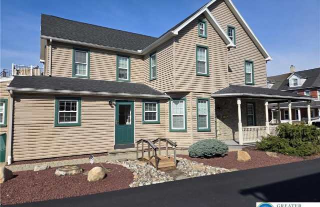 40 Evergreen Street unit: B