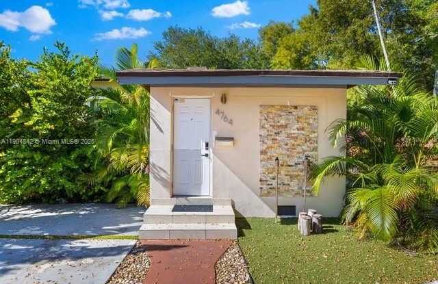 Photo of 4764 NW 11th Ave