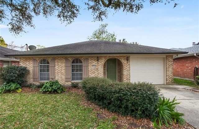 4712 SOUTHSHORE Drive