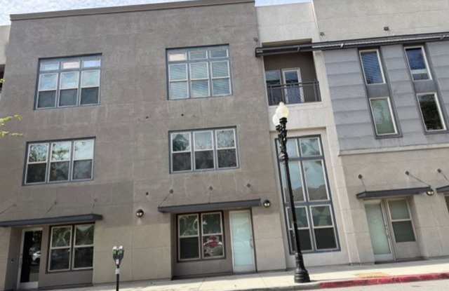 Work And Living Space Loft 1 Bedroom 1.5 Bath Attached Townhouse in The Downtown Santa Ana Artist Village