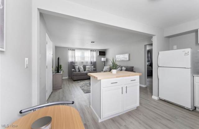 Photo of 7123 Glendale Avenue