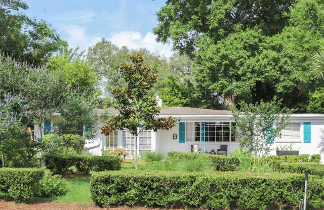 1609 North Spring Street