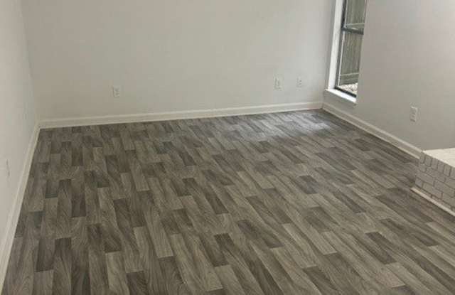 Photo of 106 Oak St