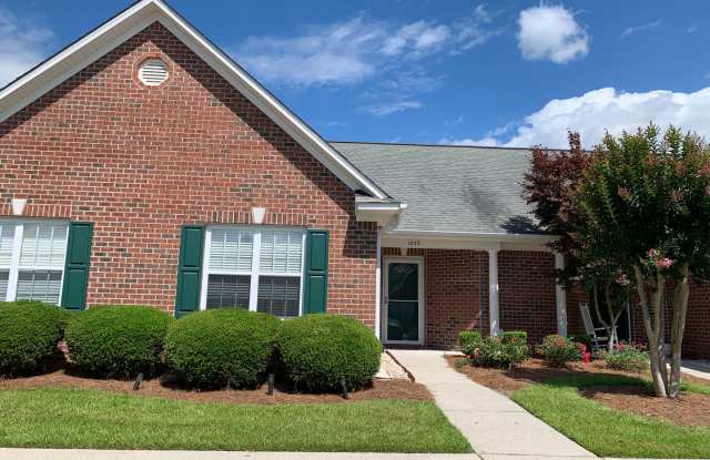 2 Bedroom 2 Bath Townhouse Available in Windsor Park - Leland