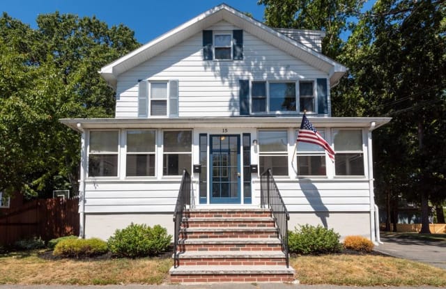 15 Dolloff Ave. - 15 Dolloff Avenue, Beverly, MA 01915