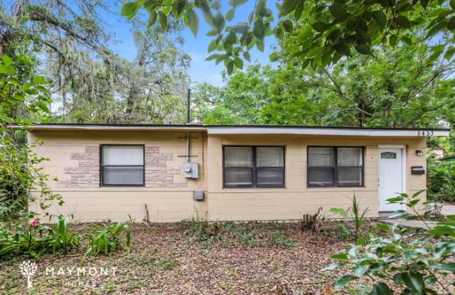 5453 Oak Forest Drive
