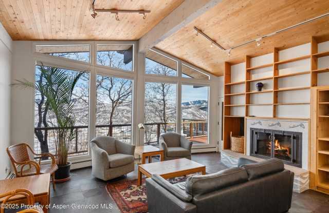 Photo of 328 Oak Ridge Road