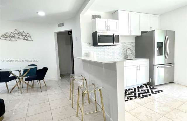 420 S 61st Terrace