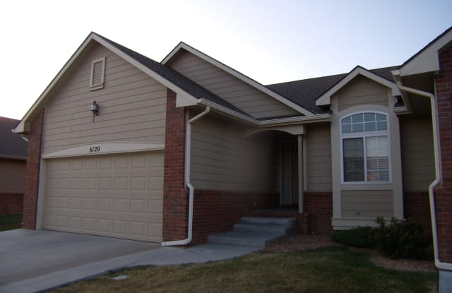 6102 E Ironhorse Cir - 6102 East Ironhorse Street, Wichita, KS 67220