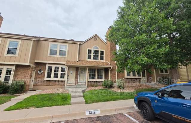 6818 Ravencrest Dr